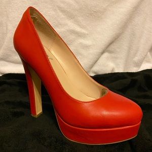 ☄️Like New Sexy Red Heels🔥Sooo Comfortable!